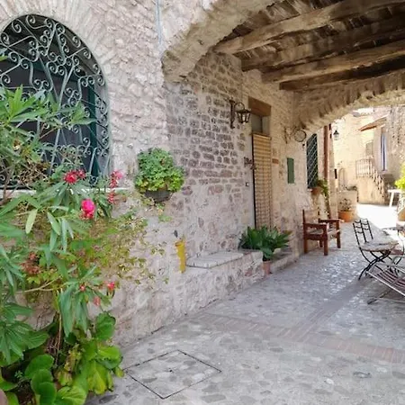 Casa Borgo Marco E Cristina Apartment Spoleto Exterior photo